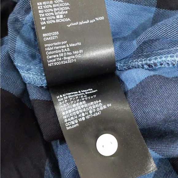 🎉 3/$20 H&M Checked Top - Picture 6 of 6